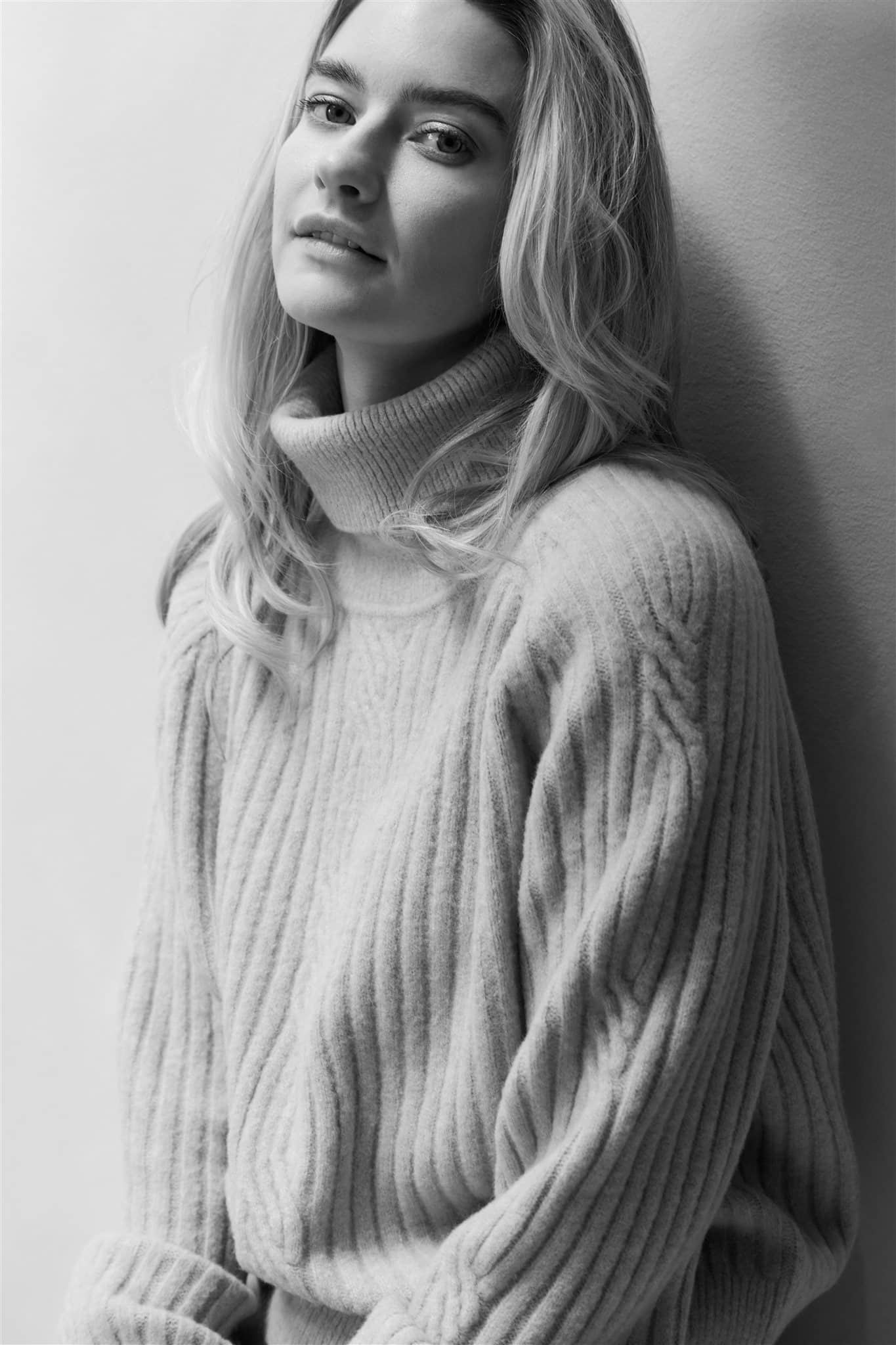 Ribbed turtleneck sweater