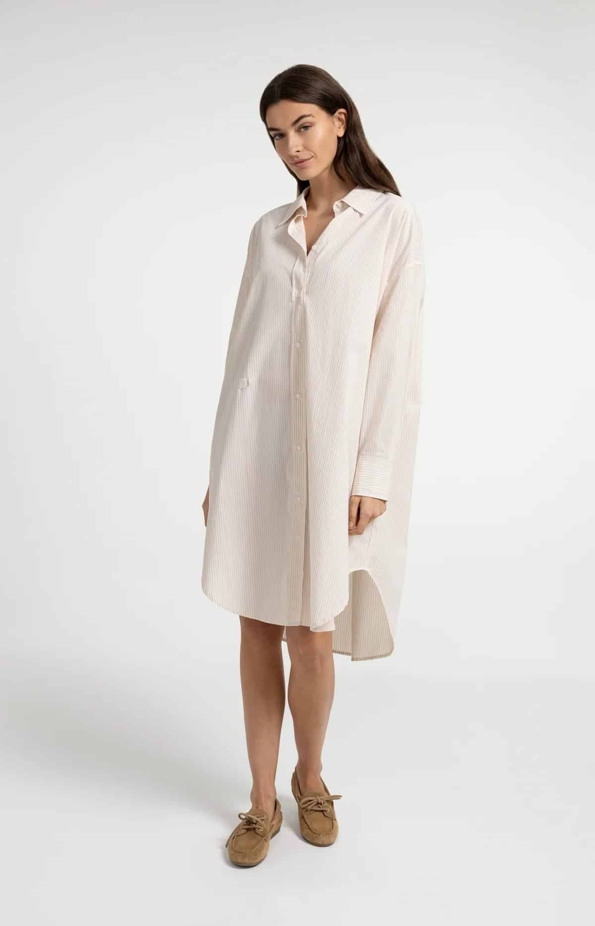 Jurk met knoopdetails